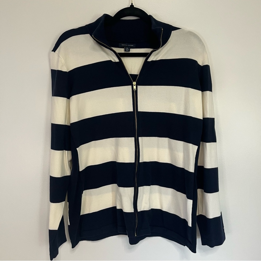 Tommy Hilfiger Navy and Cream Sweater Size XL